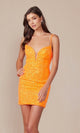 Vestido corto con purpurina y espalda de corsé E897