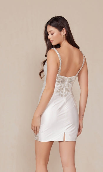 Chic Silver-Beaded Short White Dress for Homecoming E912W