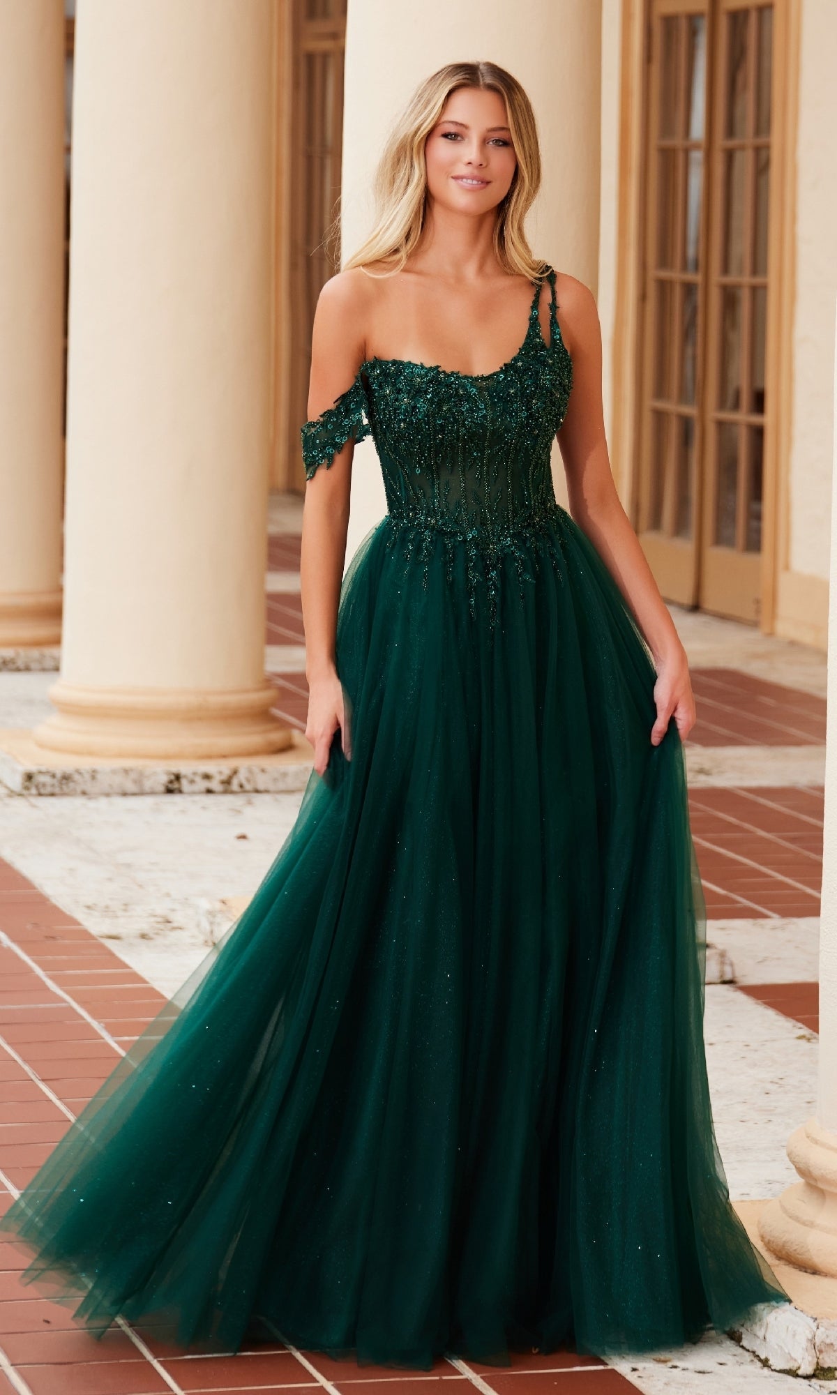 Vestido de fiesta asimétrico con brillo Nox Anabel F1567