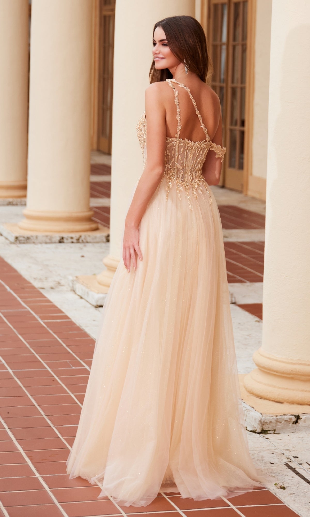 Vestido de fiesta asimétrico con brillo Nox Anabel F1567