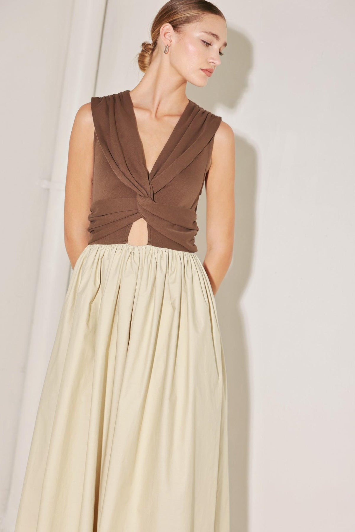 Flying Tomato OFF WHITE DRESSES