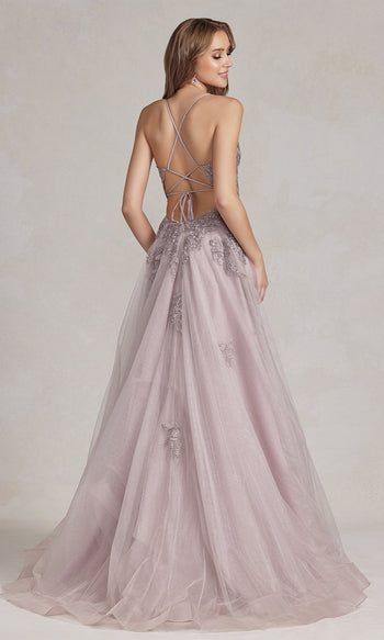 G1149 – Vestido de fiesta largo con espalda descubierta y detalles de cuentas