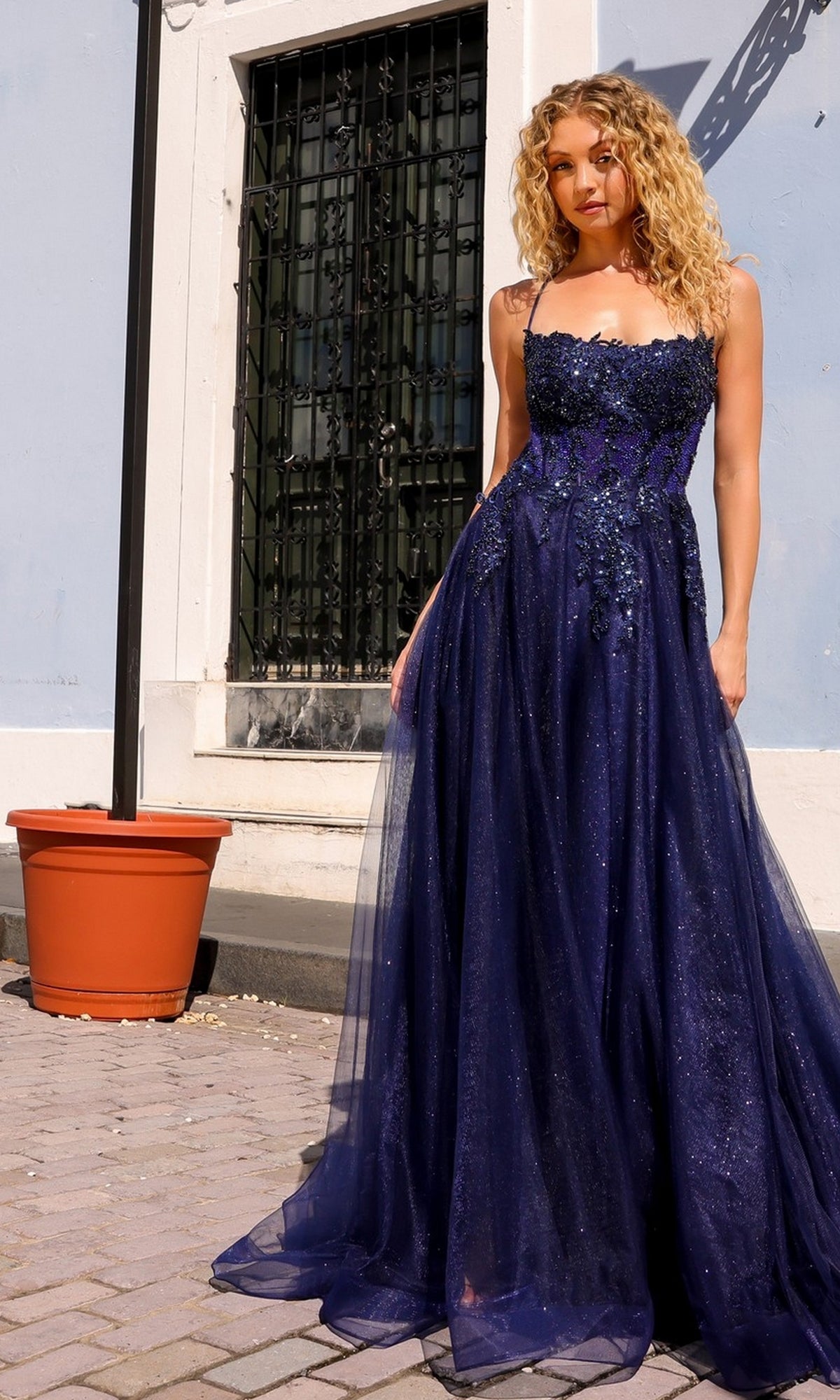 Vestido de fiesta de corte A con escote brillante – Estilo G1405