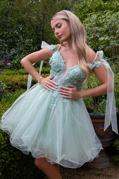 Vestido corto con hombros descubiertos y lazo de Elizabeth K GS3513