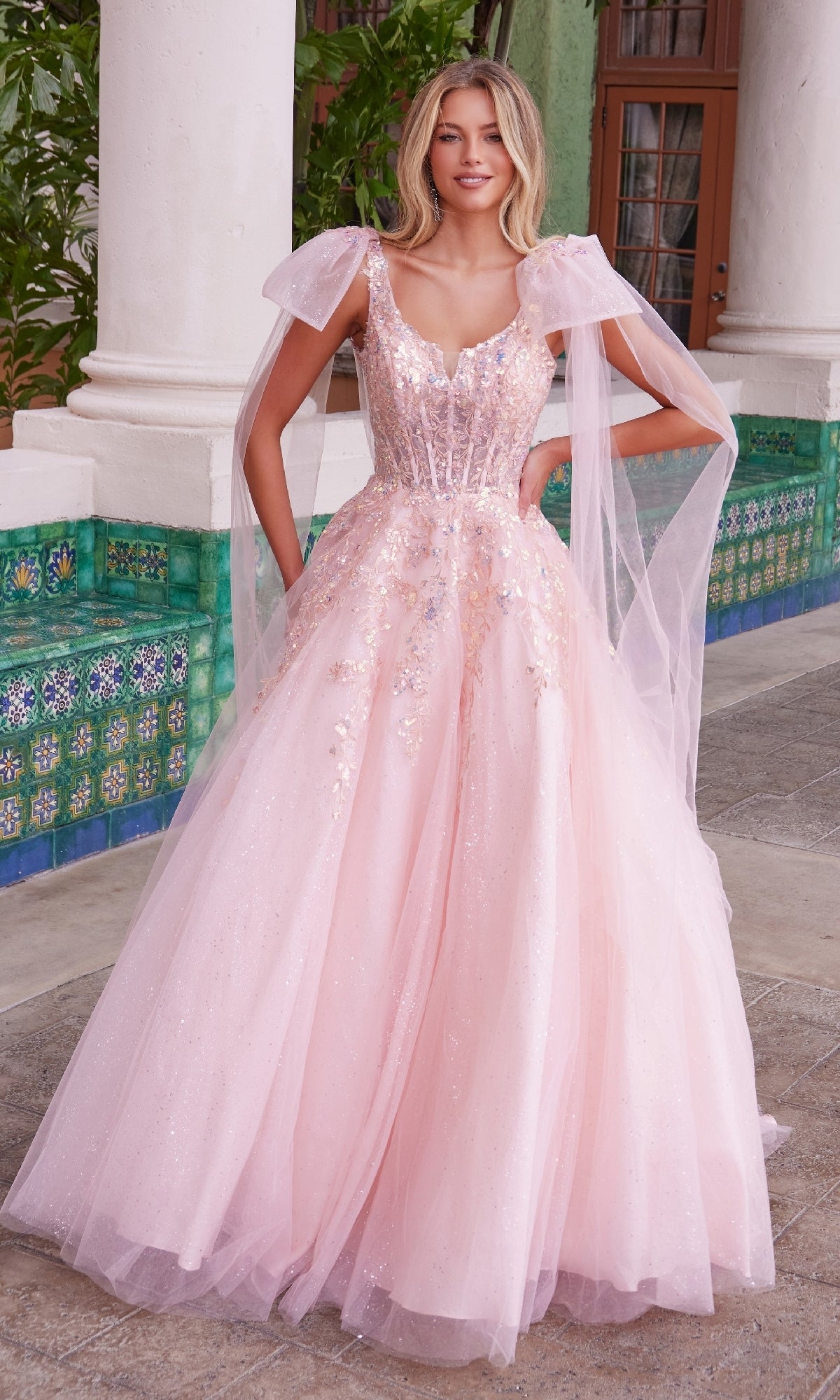 Vestido de fiesta largo Nox Anabel H1680 con lazos en los hombros