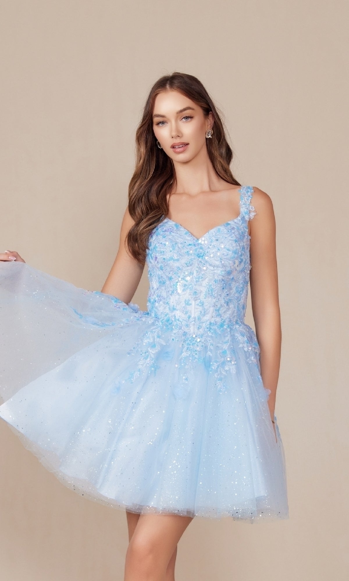Vestido corto de fiesta de corte A con corpiño bordado H846