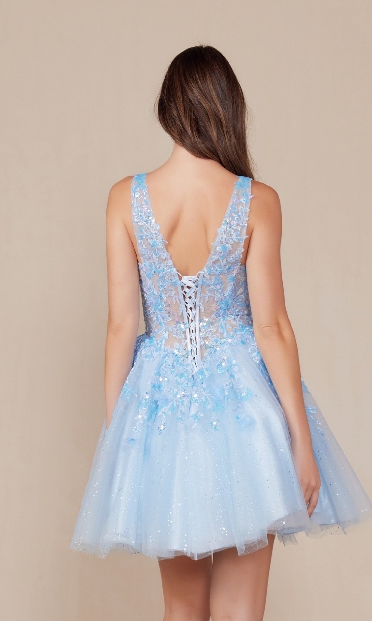 Vestido corto de fiesta de corte A con corpiño bordado H846