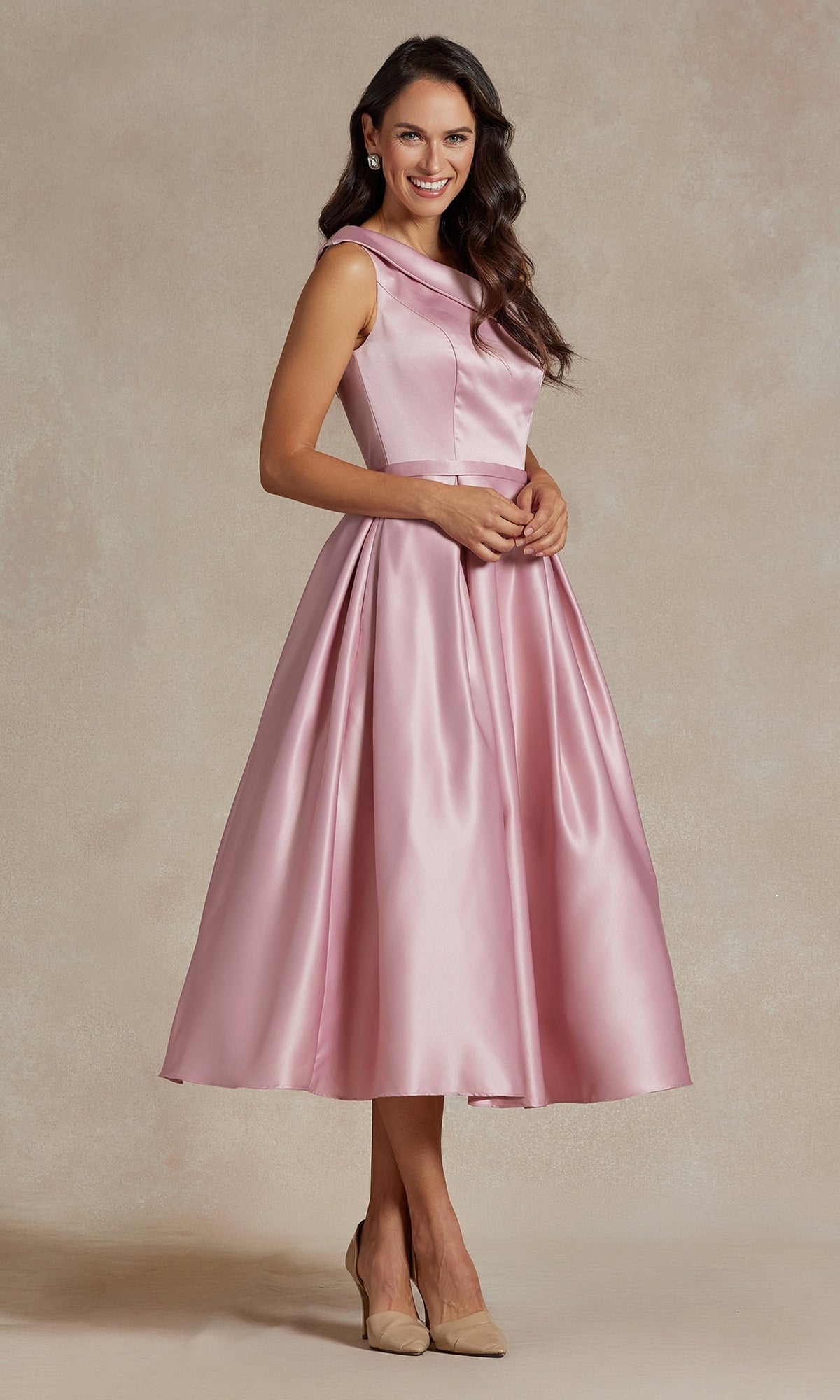 Vestido sencillo de un solo hombro y largo hasta la rodilla JE931