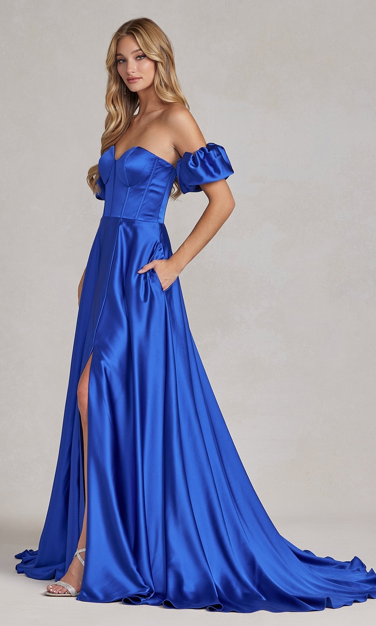 Elegant Strapless Sweetheart Gown Featuring Puff Sleeves –  K1122