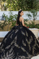 Vestido de quinceañera con capa bordada y escote corazón Layla K LK251