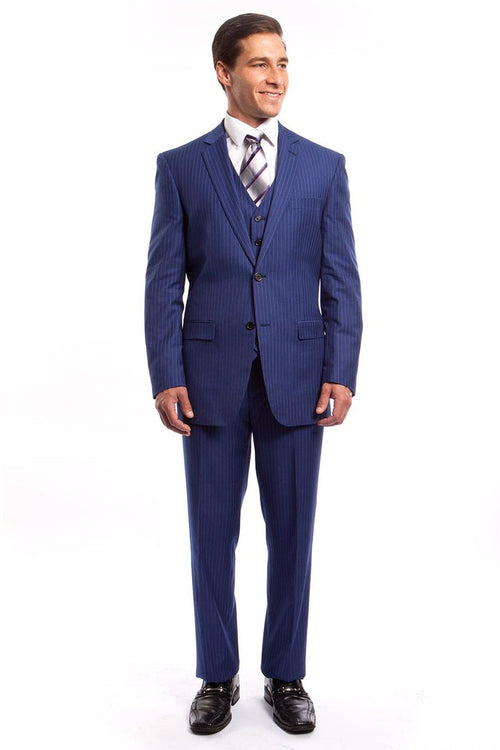 Traje de negocios con chaleco de dos botones para hombre en raya diplomática azul francés
