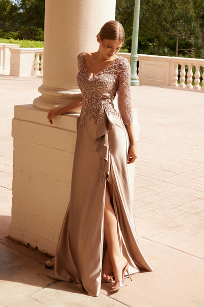 Elegante vestido con abertura y mangas 3/4 con cuentas de Nox Anabel ME126