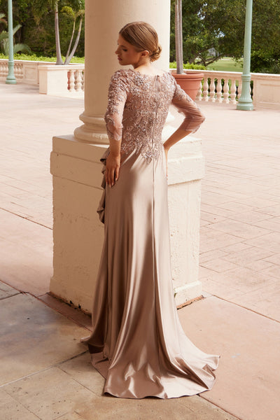 Elegante vestido con abertura y mangas 3/4 con cuentas de Nox Anabel ME126