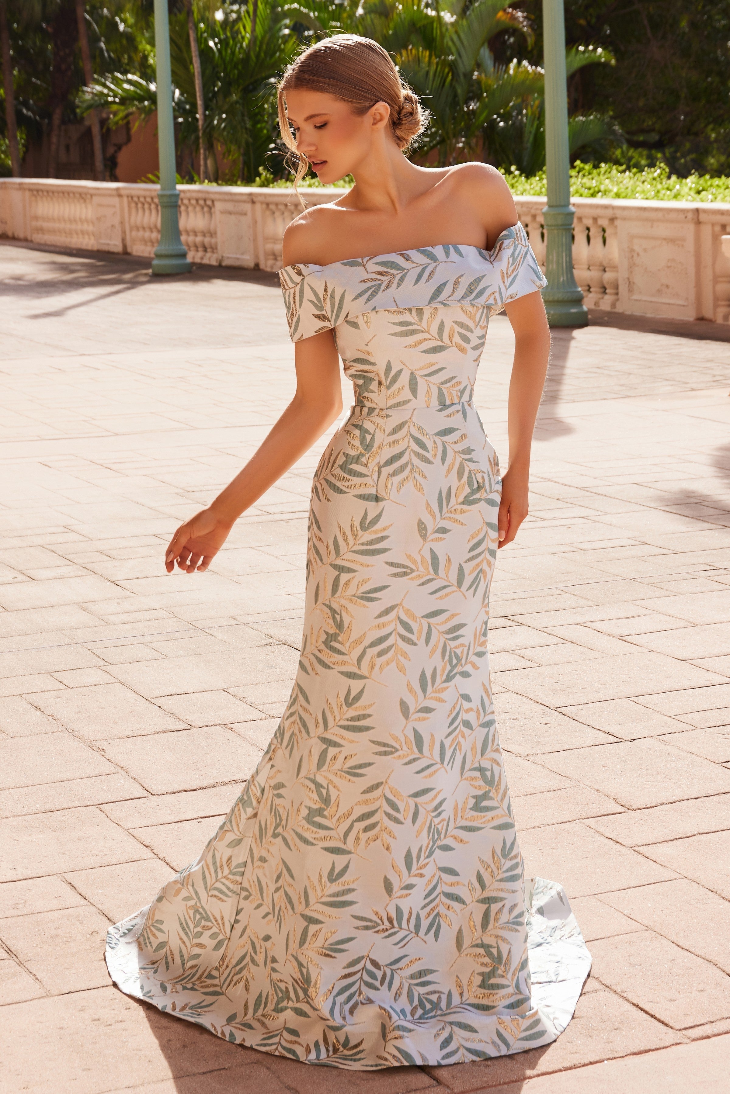 Impresionante vestido de jacquard con hombros descubiertos Nox Anabel MJ134
