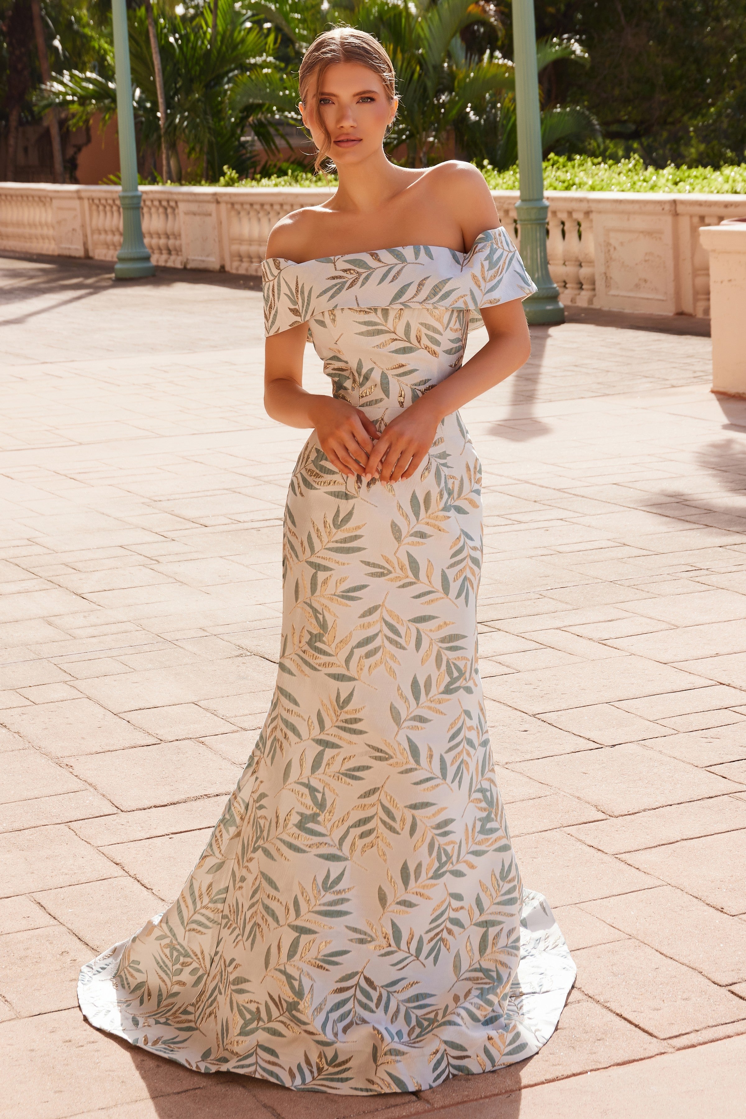 Impresionante vestido de jacquard con hombros descubiertos Nox Anabel MJ134