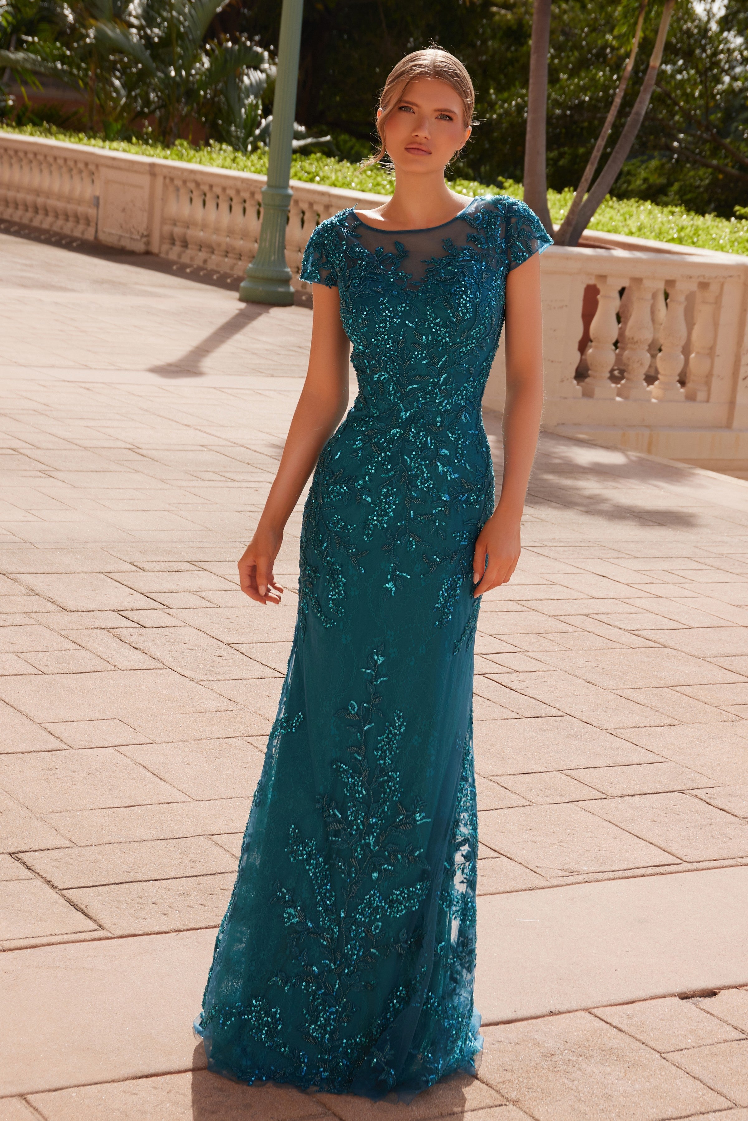 Vestido de manga corta con apliques impresionantes Anabel MT110 de Nox