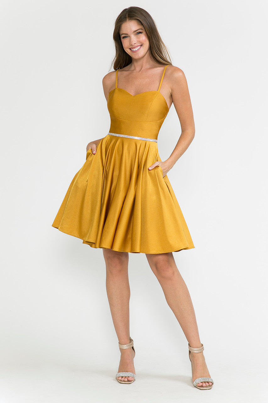Vestido de graduación con tirantes finos y adornos de Lenovia 5261