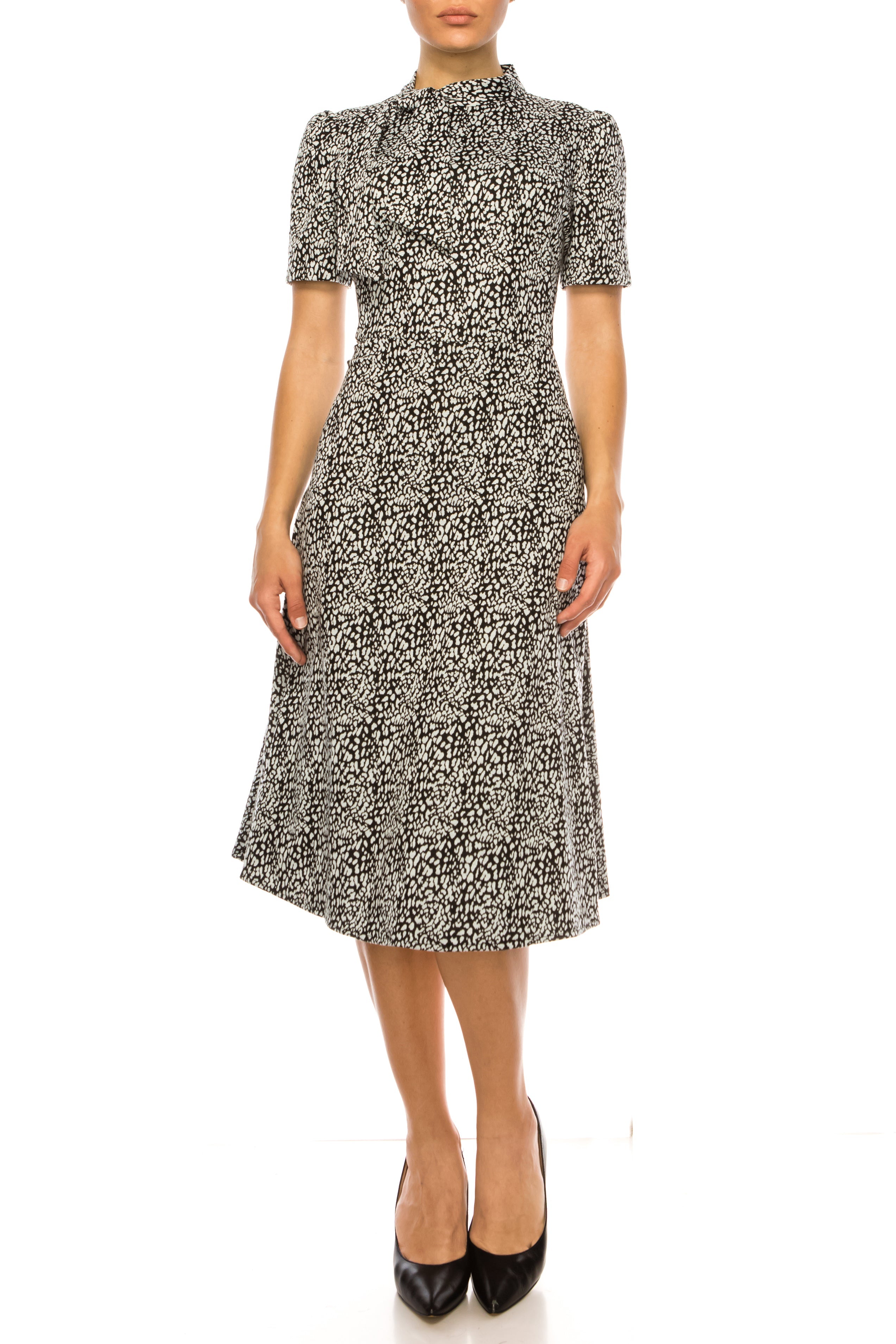 maggy london black white dress GT506M Tie Neck Fit and Flare Print Mock Neck SWIRL or bringing artistic flair Black & White Wedding Size:US14 (EU46)