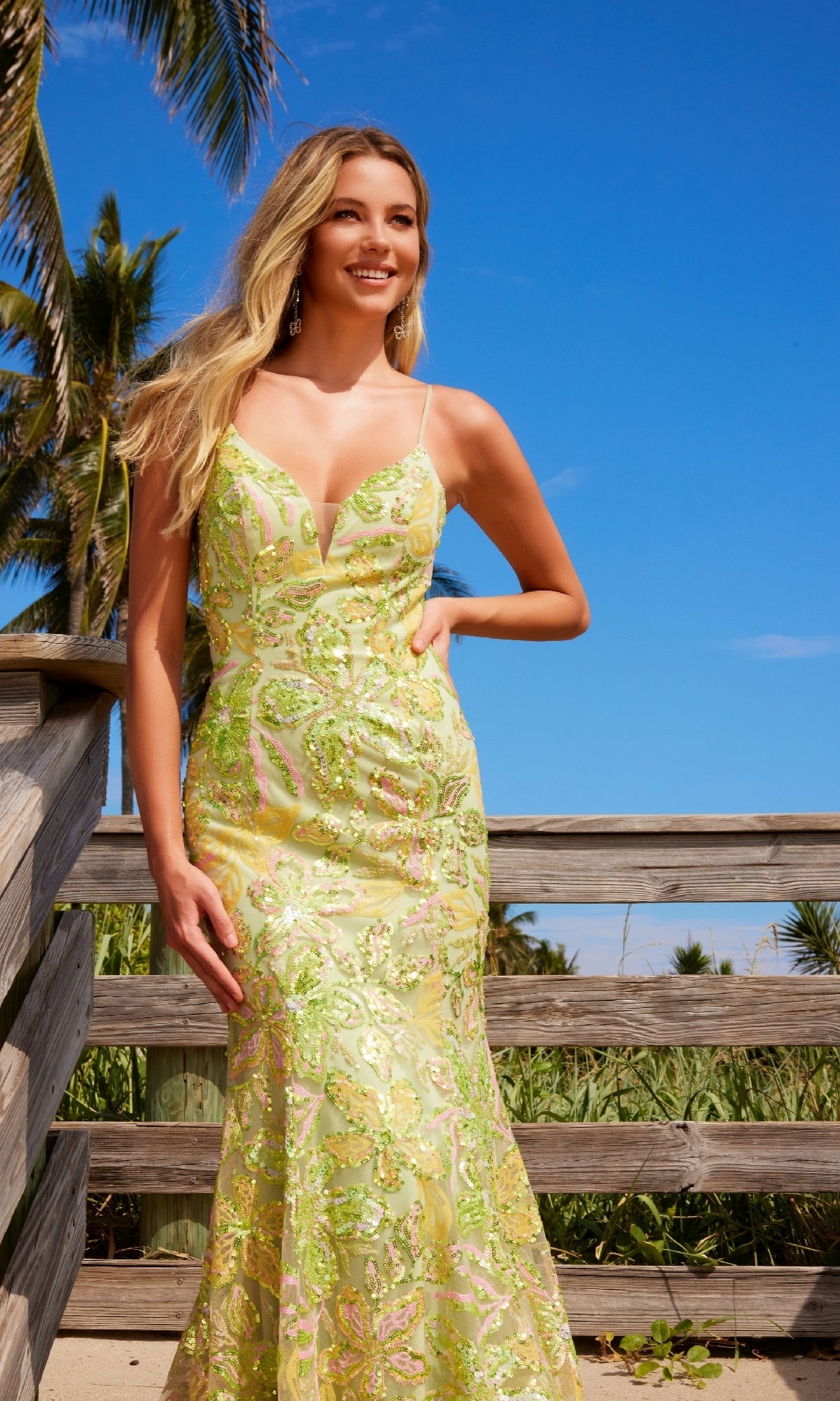 Vestido de fiesta largo con lentejuelas y flores Nox Anabel Q1540
