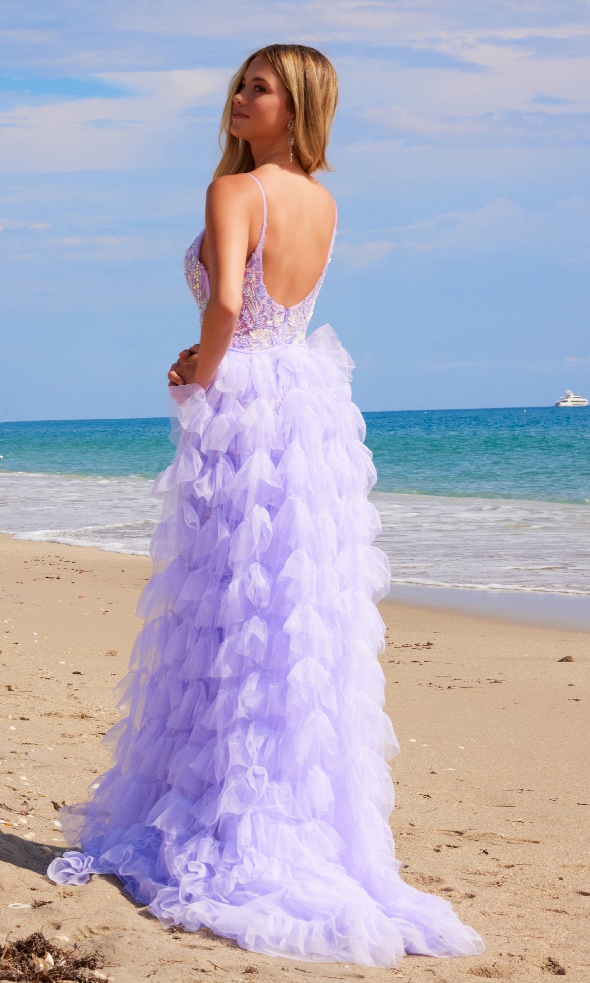 Vestido de fiesta largo con volantes y cuentas Nox Anabel Q1542