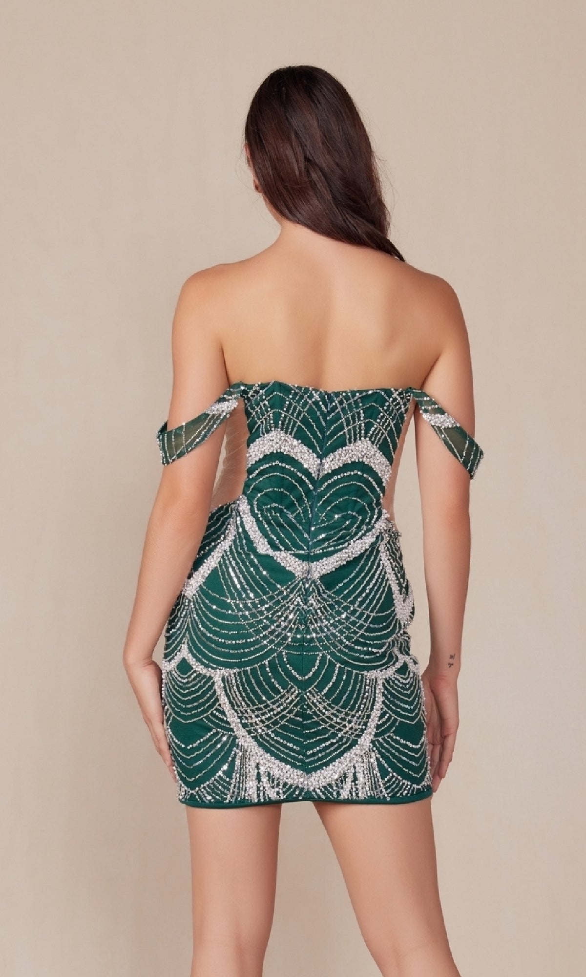 Vestido corto sexy de fiesta con laterales transparentes Q839