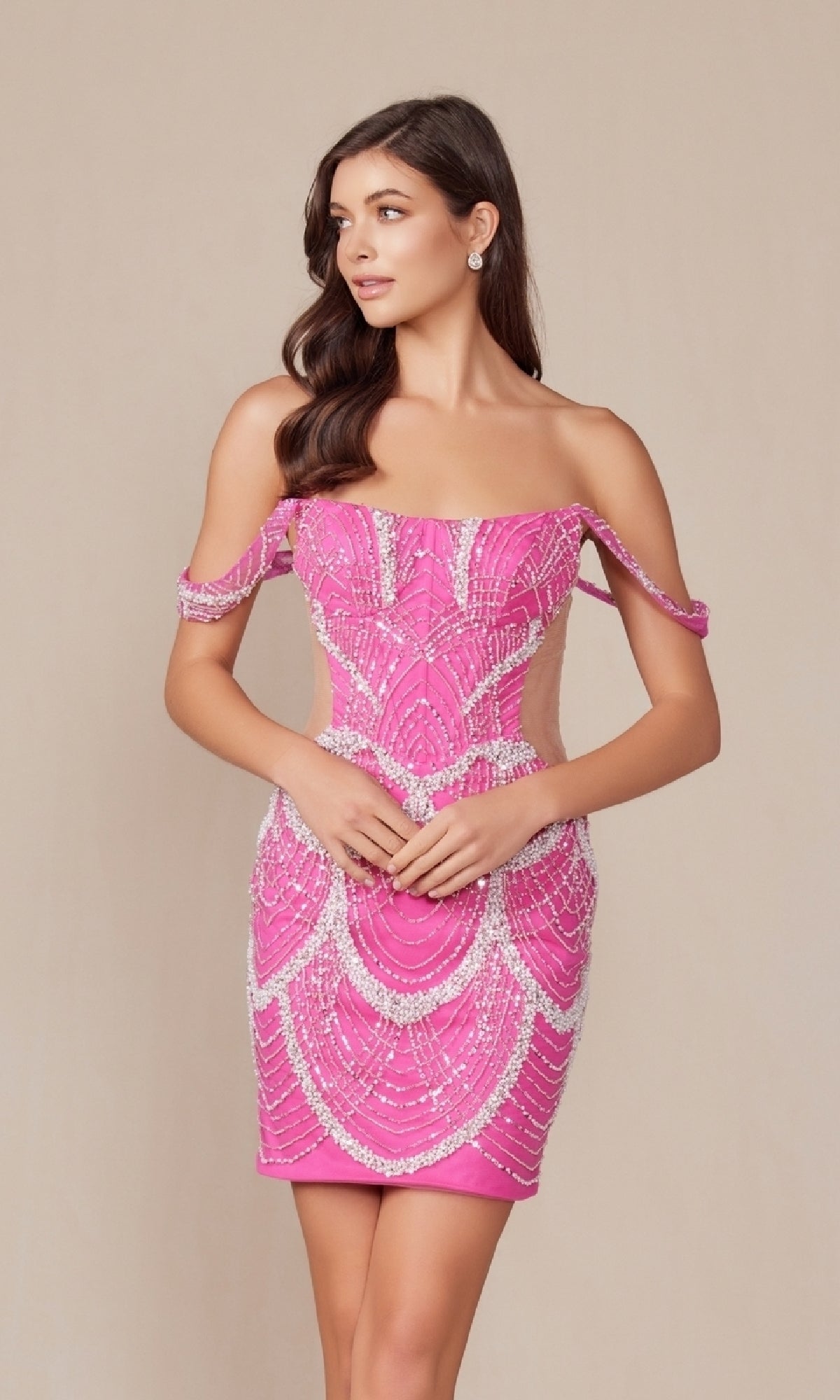 Vestido corto sexy de fiesta con laterales transparentes Q839