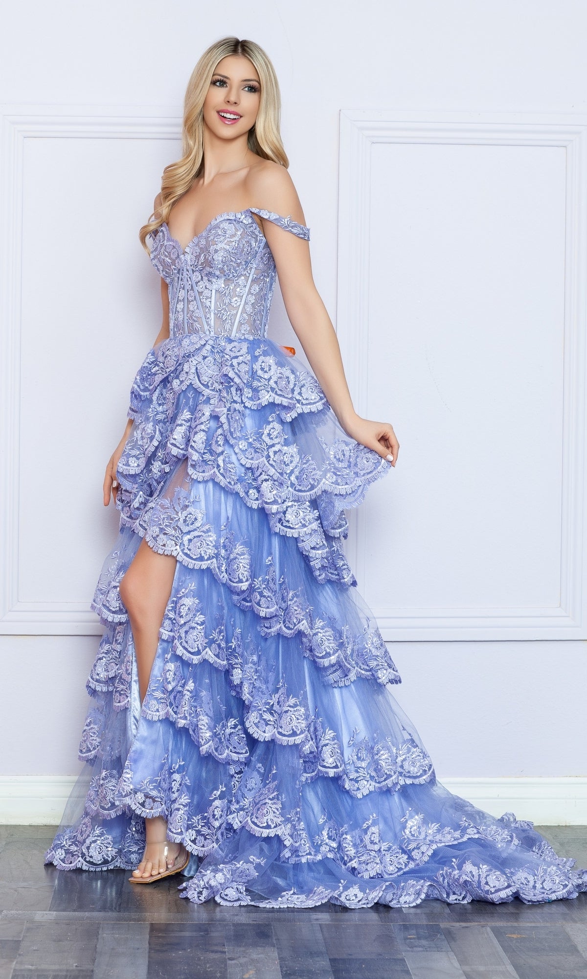 Vestido de fiesta de encaje con hombros descubiertos de Nox Anabel R1299