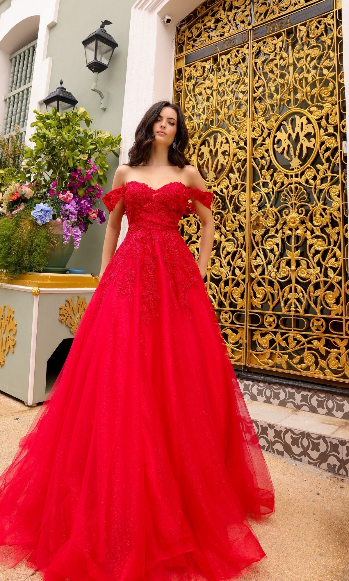 Impresionante vestido de fiesta de tul con hombros descubiertos R1303