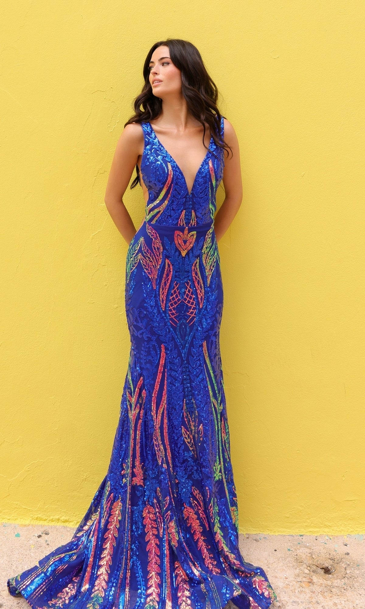 Vestido de fiesta largo con lentejuelas azules y laterales transparentes R1402
