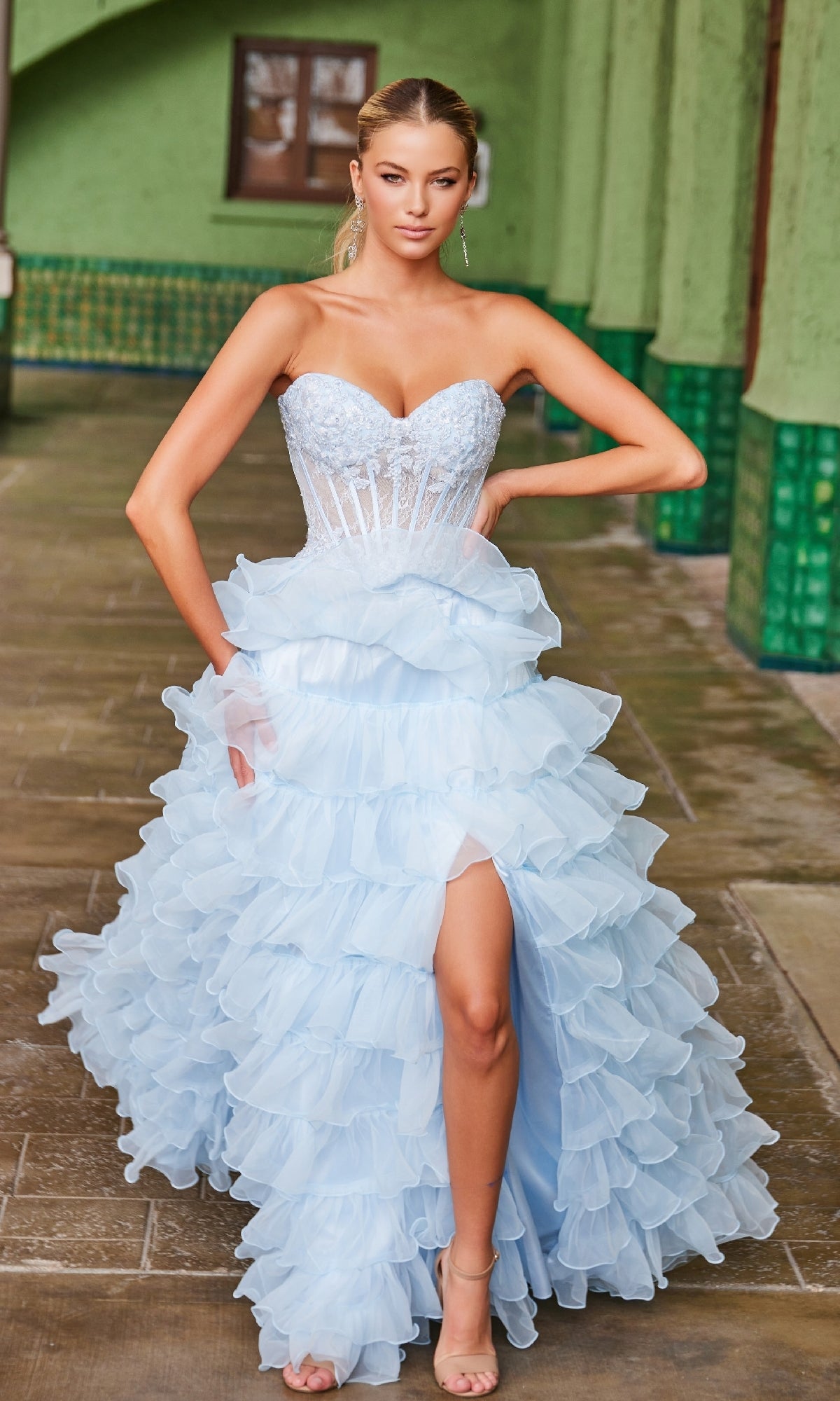Nox Anabel R1688 – Vestido de fiesta sin tirantes con volantes