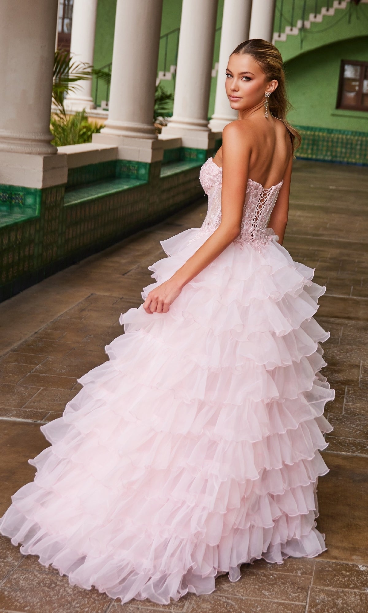 Nox Anabel R1688 – Vestido de fiesta sin tirantes con volantes