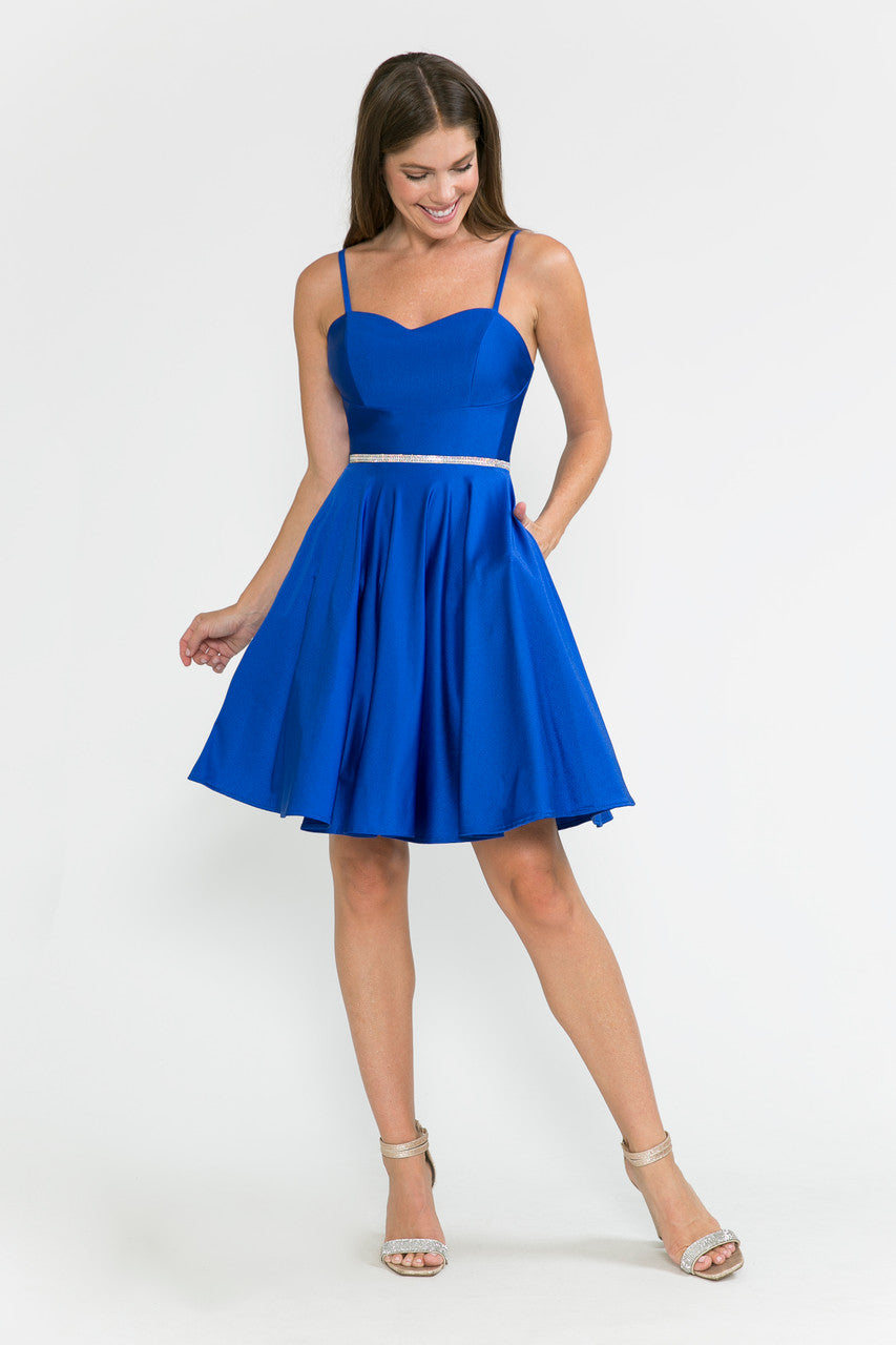 Vestido de graduación con tirantes finos y adornos de Lenovia 5261