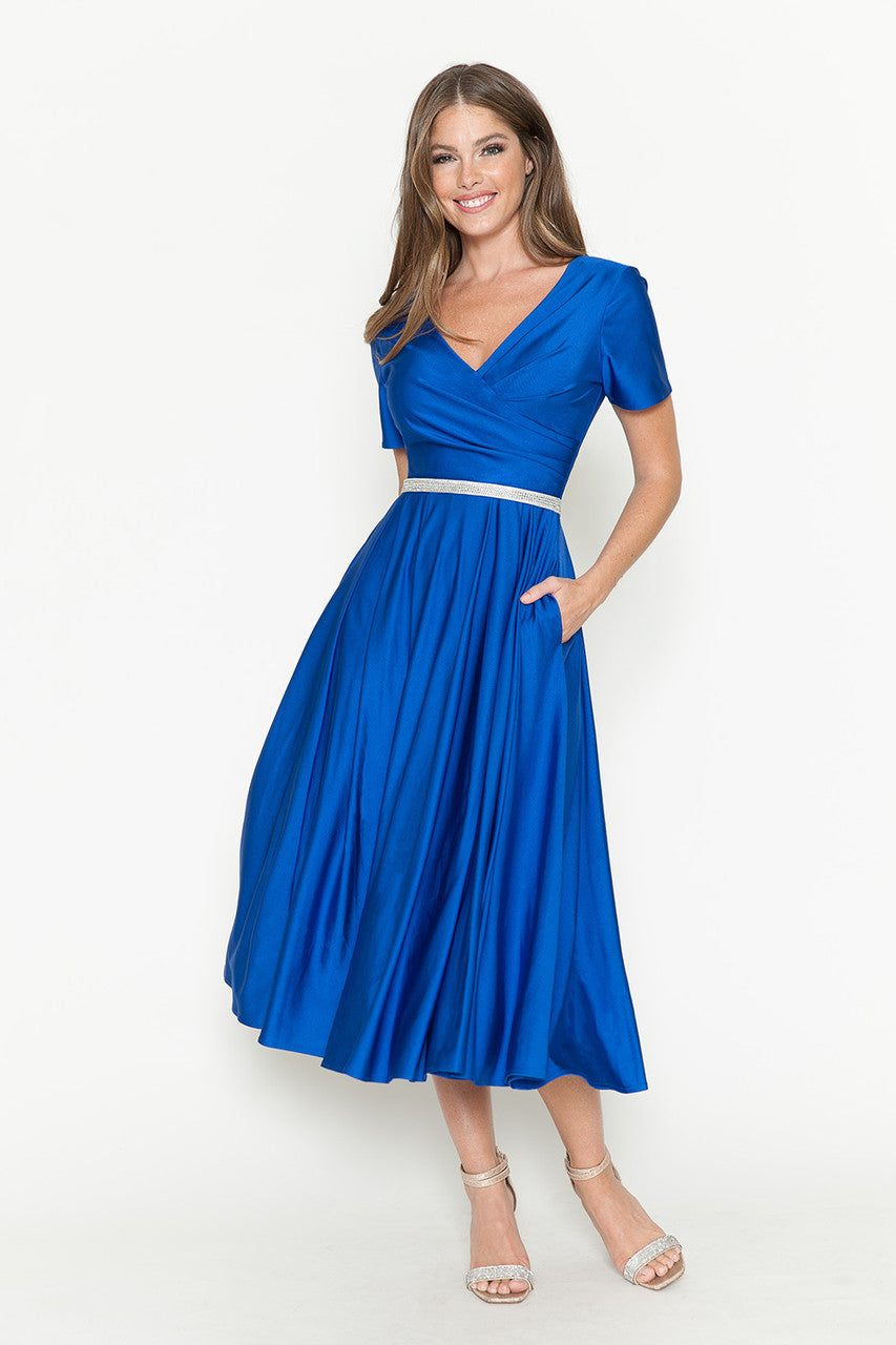 Vestido de cóctel midi Lenovia 5274 con escote en V, manga corta y cintura de diamantes de imitación. Ideal para bodas y eventos formales.