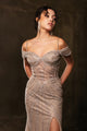 Vestido de noche con hombros descubiertos y corte entallado de Royal Queen RQ8198