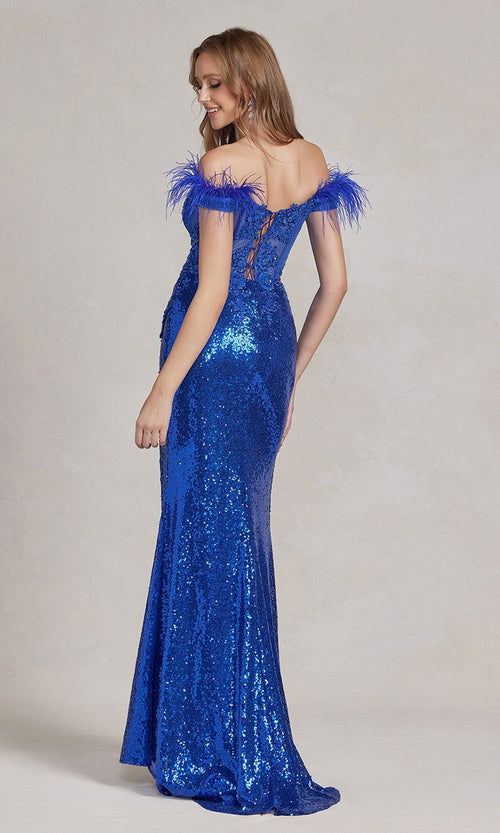 Vestido de lentejuelas con hombros descubiertos y tirantes de plumas de lujo