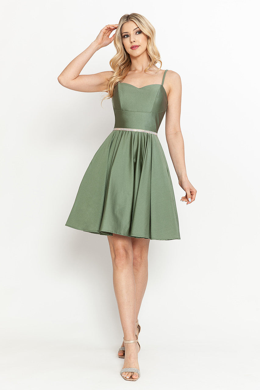 Vestido de graduación con tirantes finos y adornos de Lenovia 5261