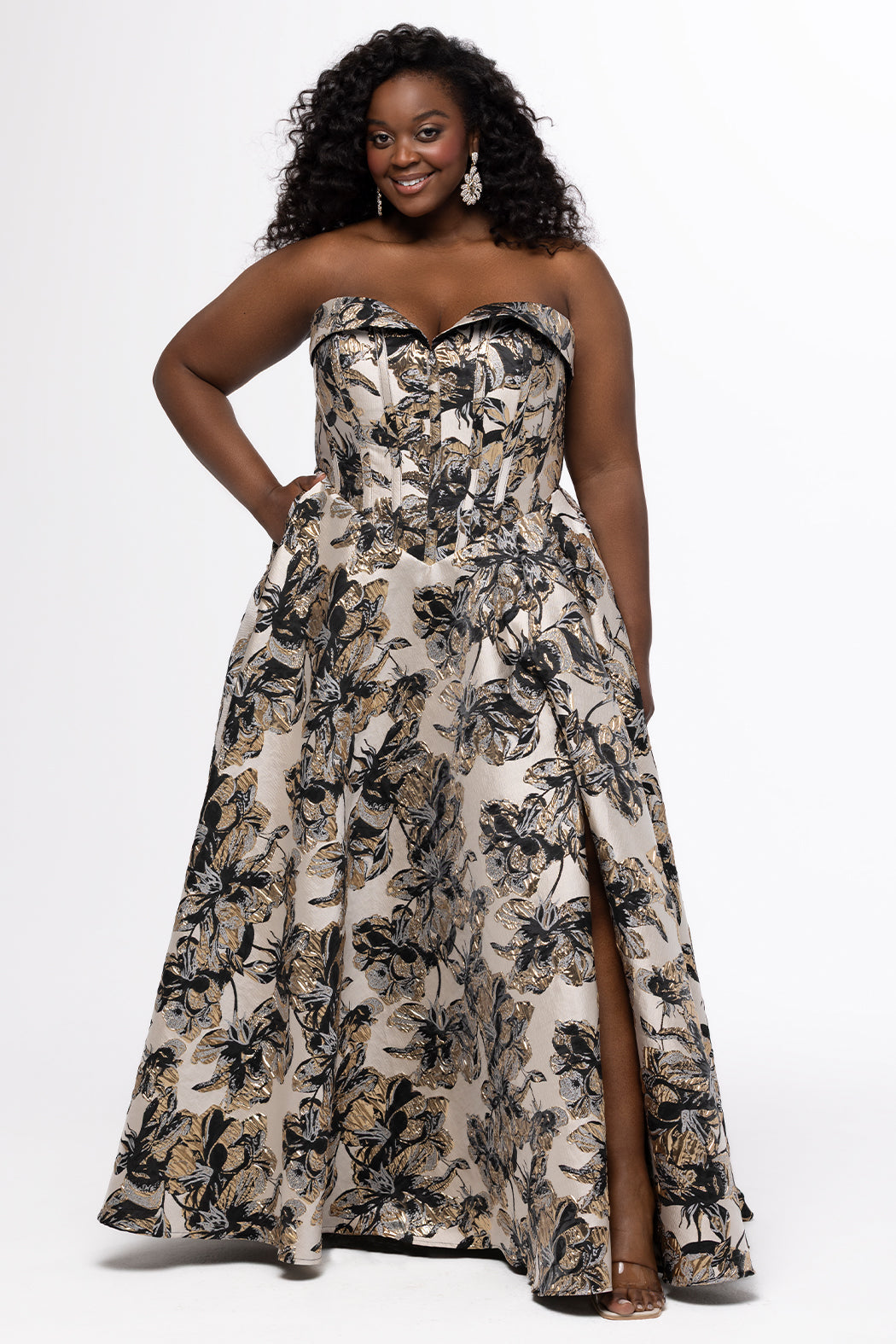 Sydney's Closet Black/Gold Prom Dress