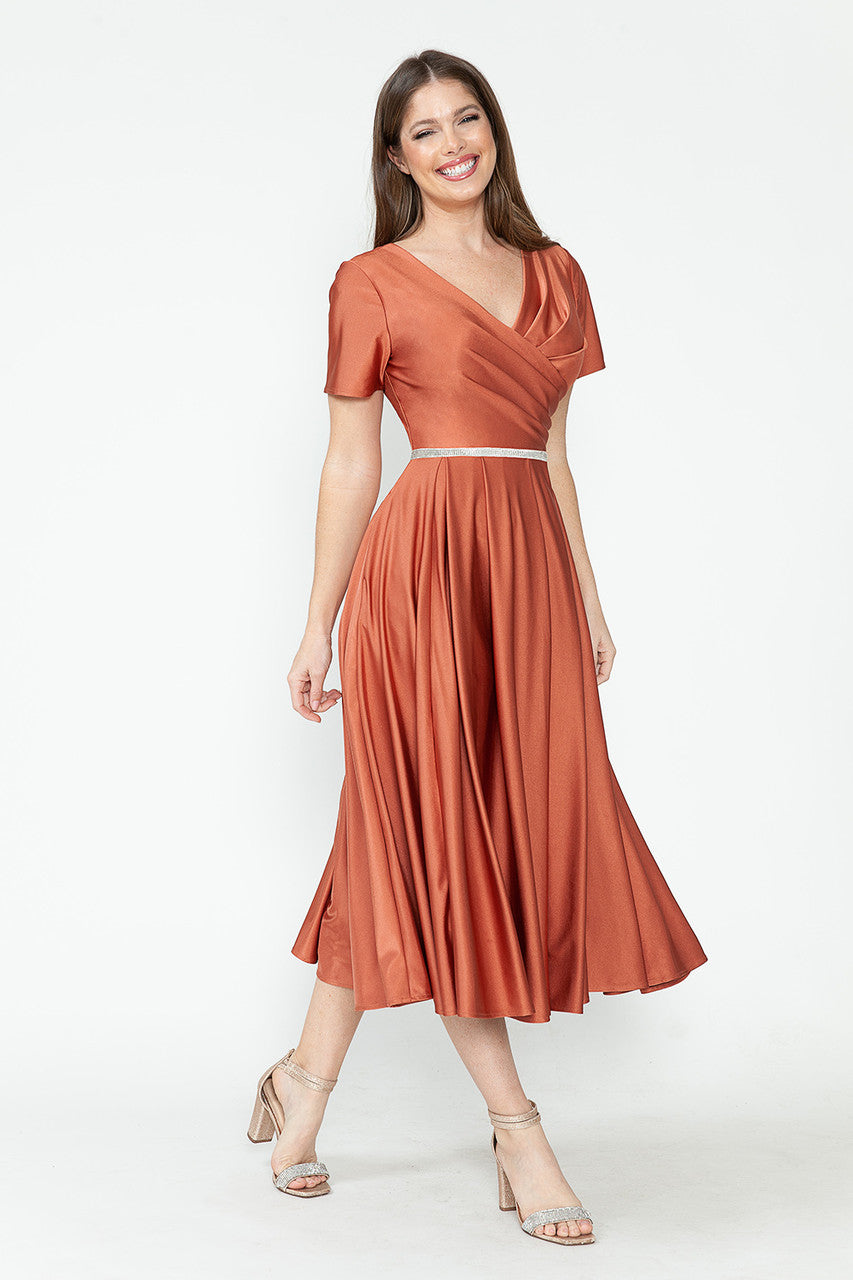 Vestido de cóctel midi Lenovia 5274 con escote en V, manga corta y cintura de diamantes de imitación. Ideal para bodas y eventos formales.