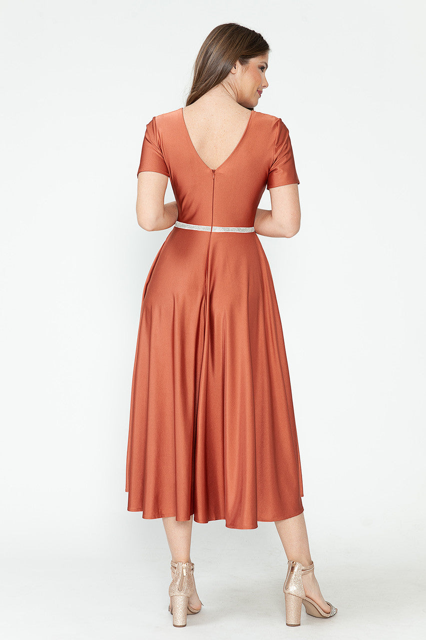 Vestido de cóctel midi Lenovia 5274 con escote en V, manga corta y cintura de diamantes de imitación. Ideal para bodas y eventos formales.