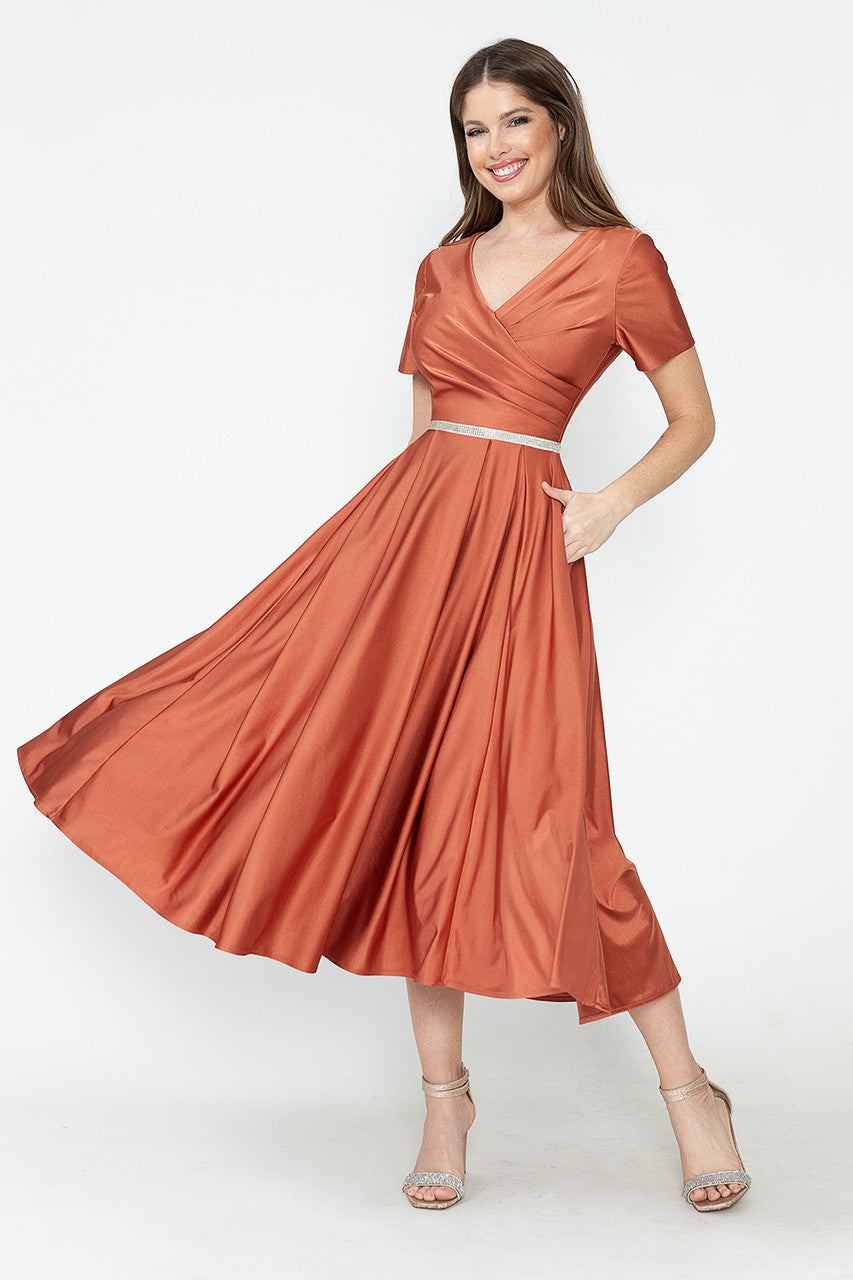 Vestido de cóctel midi Lenovia 5274 con escote en V, manga corta y cintura de diamantes de imitación. Ideal para bodas y eventos formales.