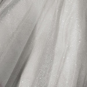 Elegante vestido con abertura y mangas 3/4 con cuentas de Nox Anabel ME126