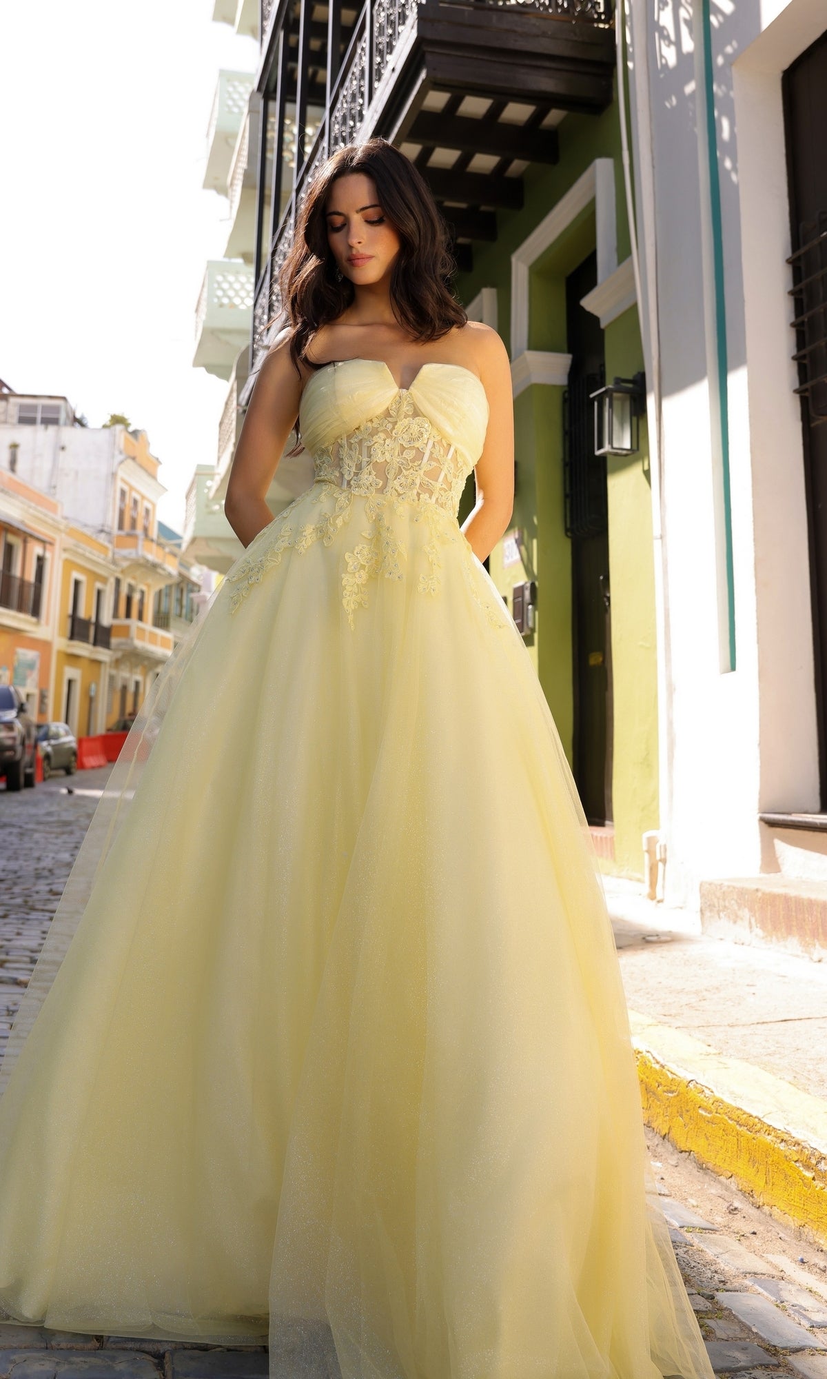 Elegante vestido de fiesta T1326 con corpiño transparente sin tirantes
