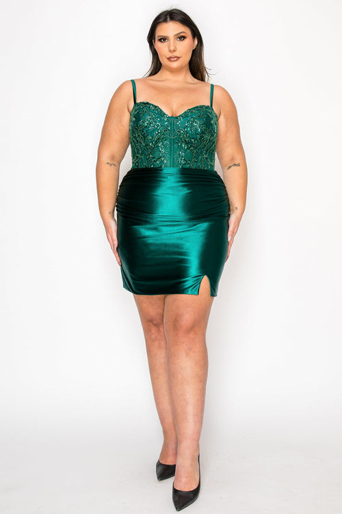 Vestido corto de satén con cuentas y abertura, talla grande, de Poly USA W1178