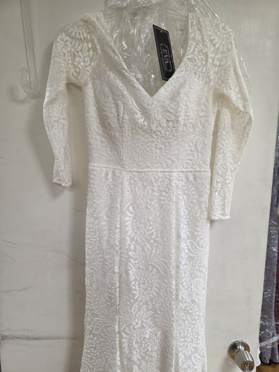 Clearance Ivory Size XS Simple Long Sleeve Lace Wedding Dress By Eva USA 3407