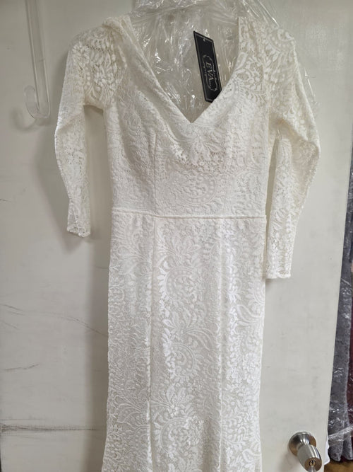 Clearance Ivory Size XS Simple Long Sleeve Lace Wedding Dress By Eva USA 3407