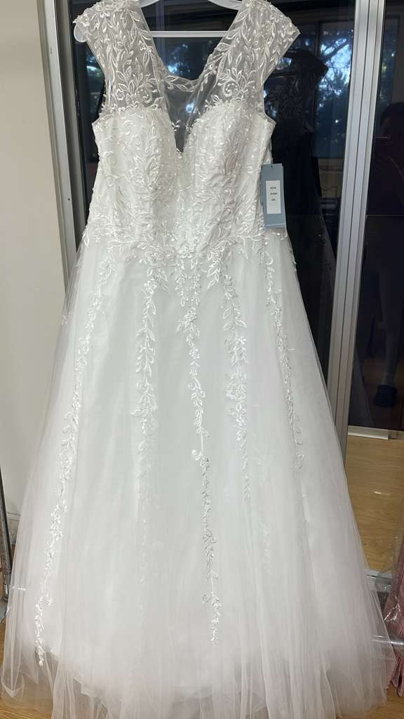 Clearance Ivory Size 3XL Lace Appliqué Illusion Neckline Cap Sleeve A-Line Wedding Dress By Lenovia 8349