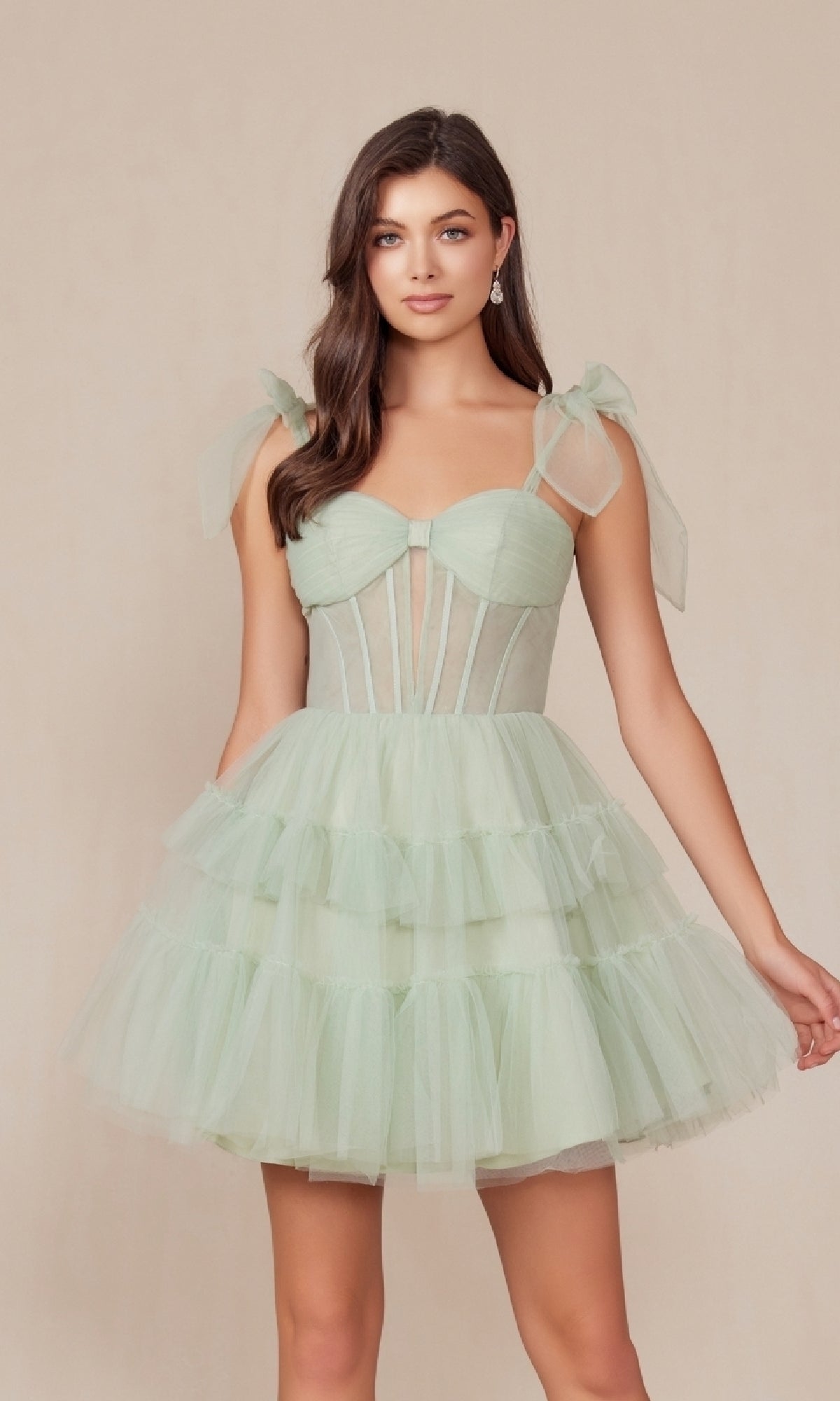 Vestido corto estilo hoco Y858 con lazo en los hombros y volantes