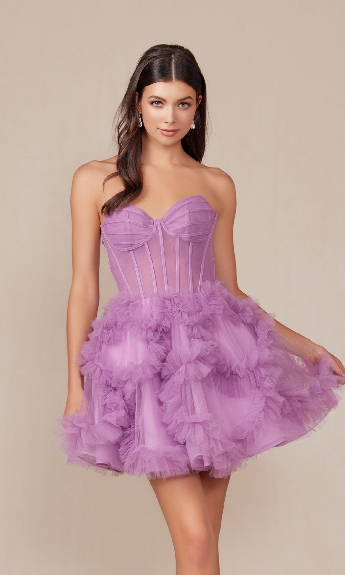 Vestido corto de fiesta sin tirantes con volantes Y859