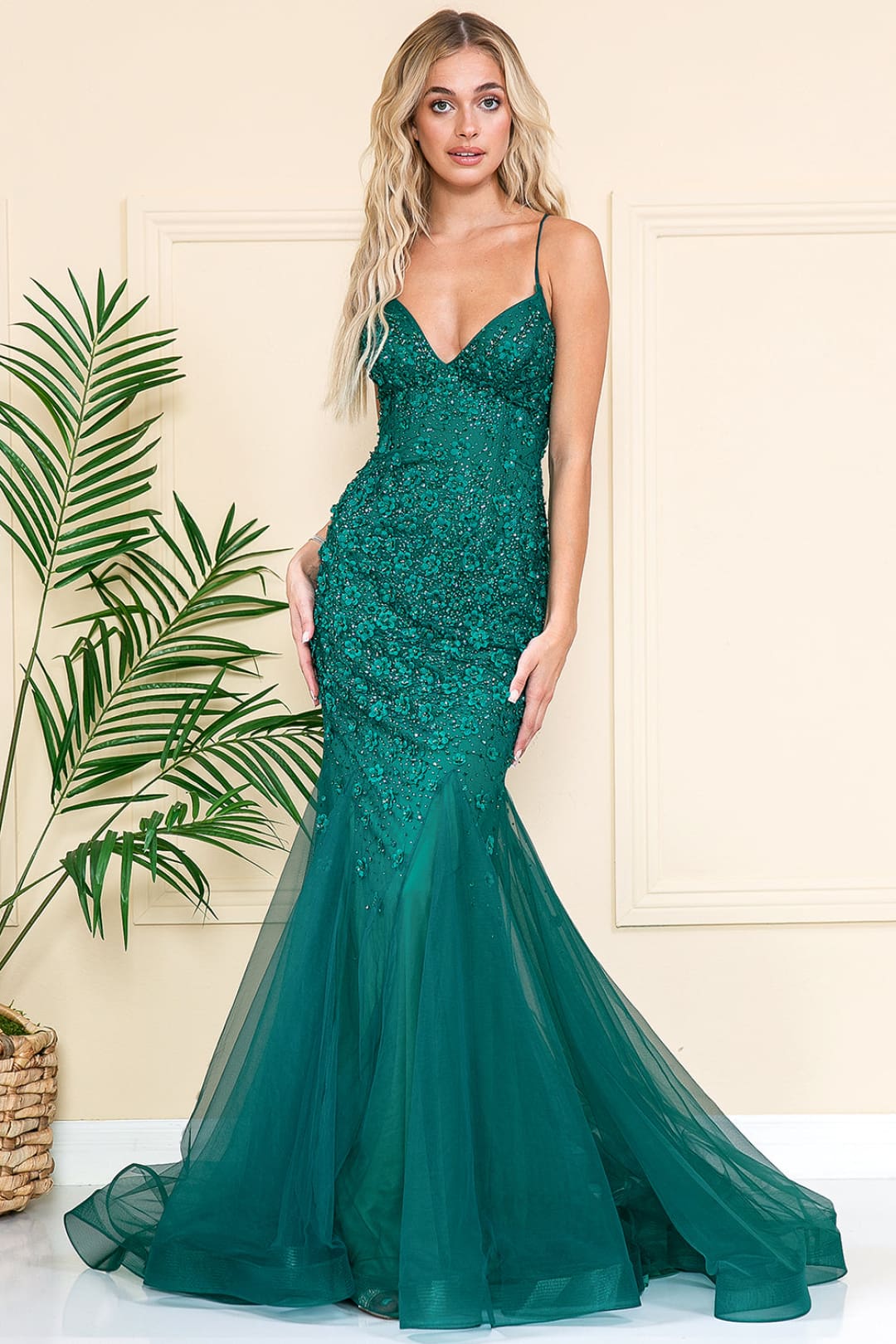 Amelia Couture SU066 Embellished Mermaid Spaghetti Straps Prom Gown - EMERALD GREEN / 2 - Dress