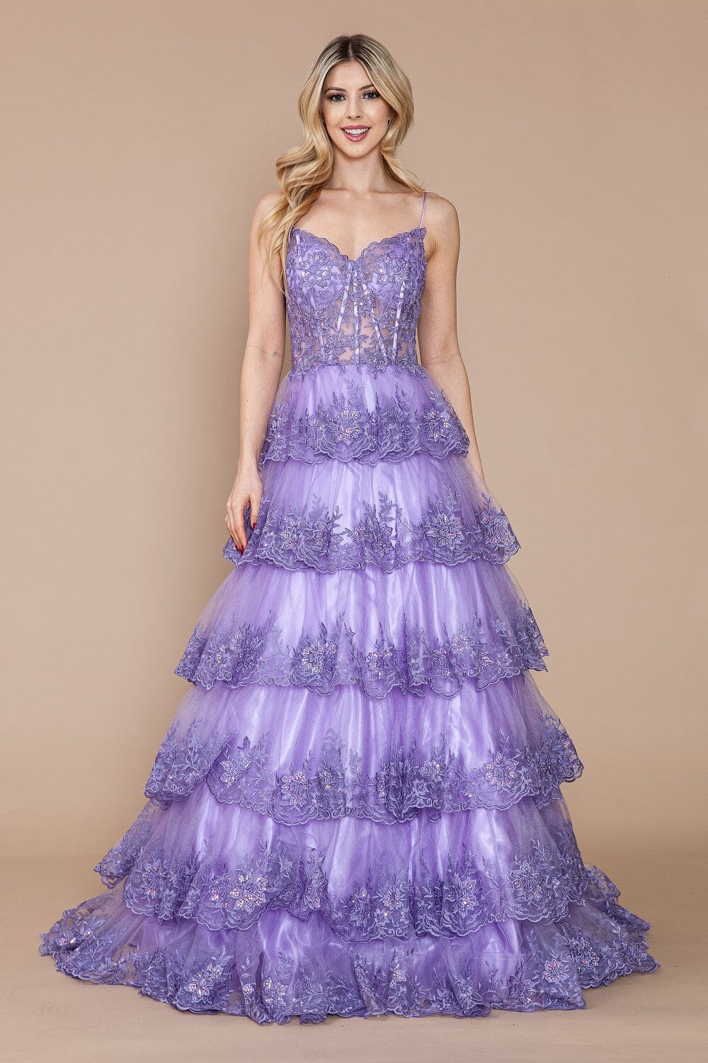 Vestido sin mangas con apliques y capas escalonadas de Poly USA 9402